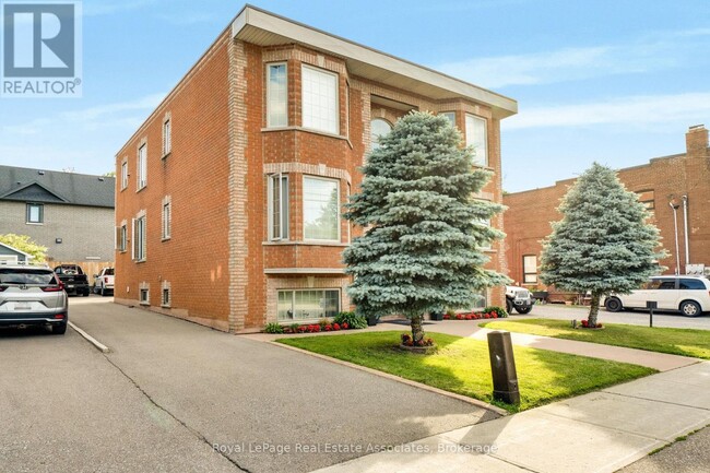Building Photo - 48 Mississauga Rd N