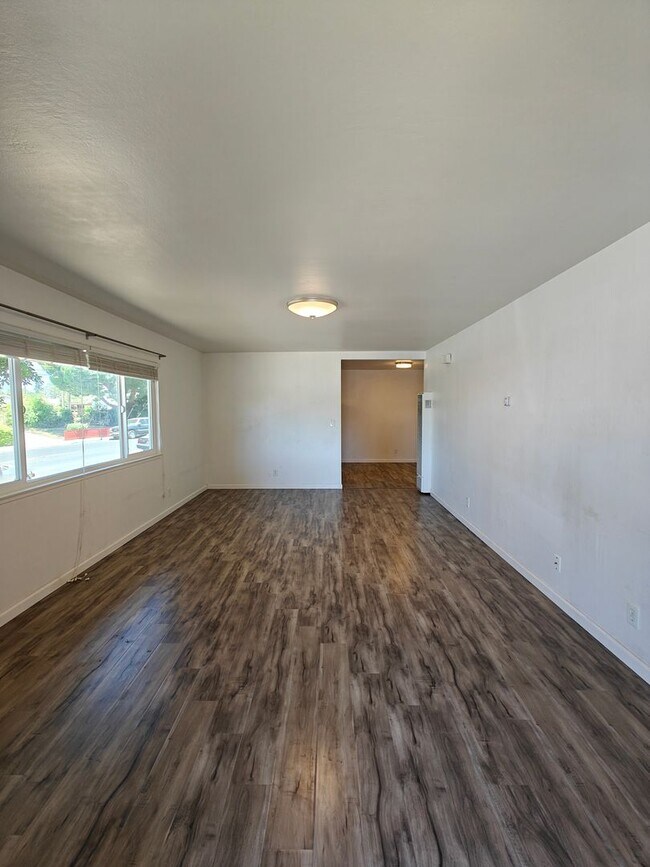 Building Photo - 3480-3482 Brookdale Dr