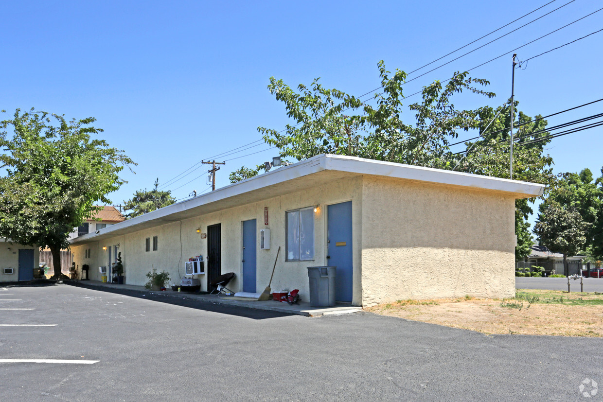 Primary Photo - Madera Garden Apartments