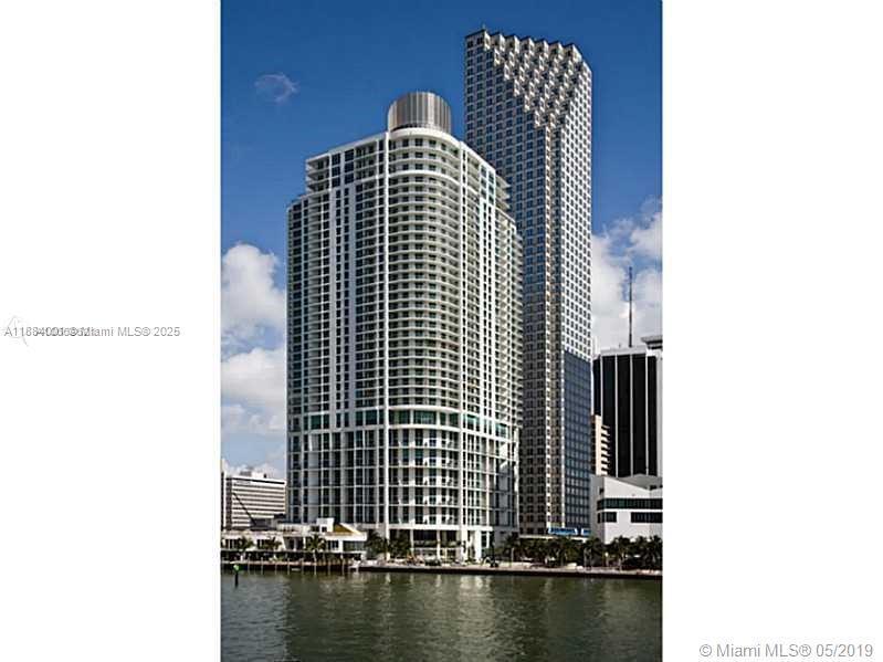Foto principal - 300 S Biscayne Blvd