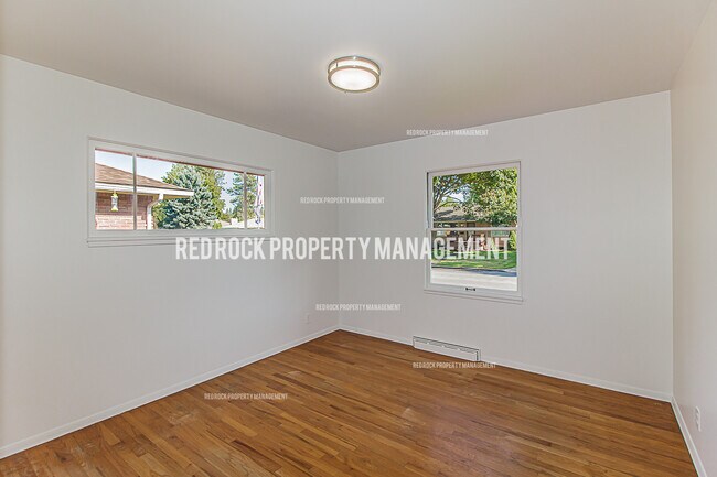 Building Photo - 5739 N Alameda Blvd