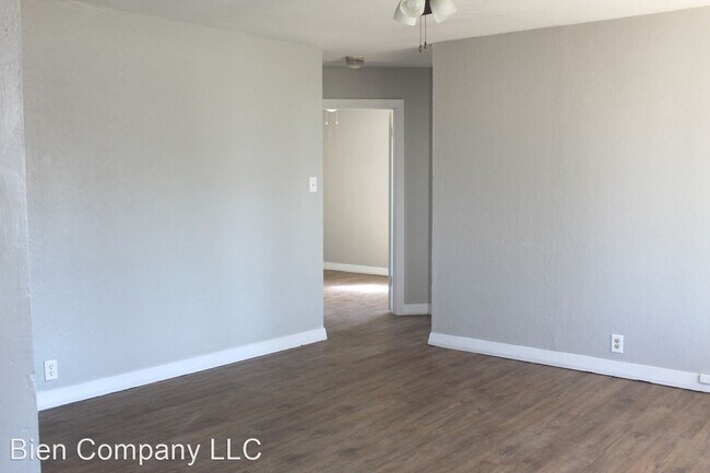 Building Photo - 3 br, 1 bath House - 912 Hickory Hills Dr.
