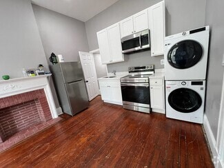 Building Photo - 703 Newington Ave