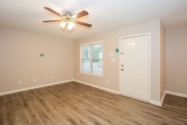 Foto del edificio - 971 Avery Ct