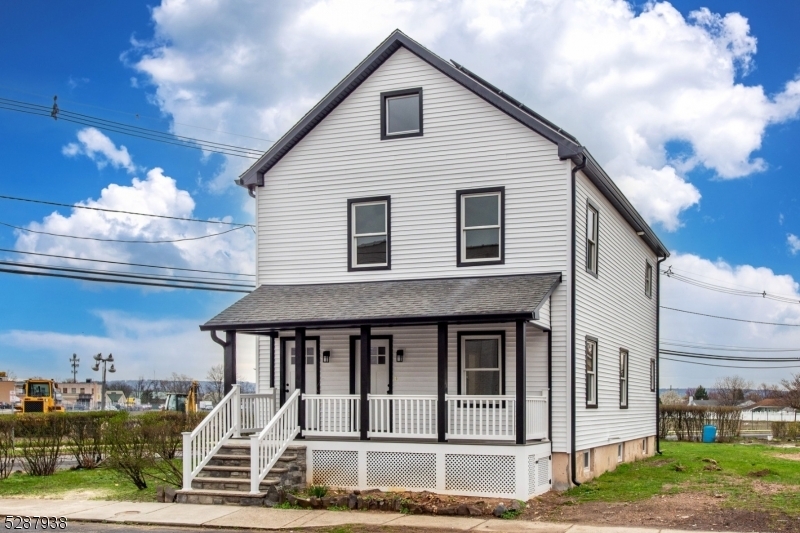 Primary Photo - 17 N Weiss St