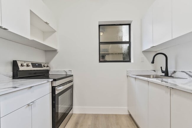 Foto del edificio - 858-866 NW 3rd St