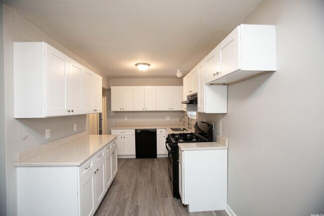 Foto del edificio - 909 Roseclair Dr