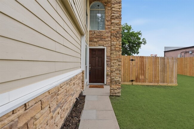 Building Photo - 14535 Windmill Meadows Ct