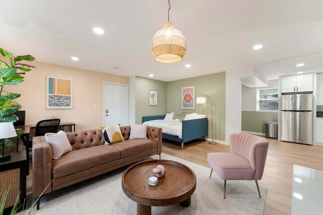 Foto del edificio - 1016 E Division St