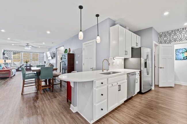 Building Photo - 393 S Downs Cir