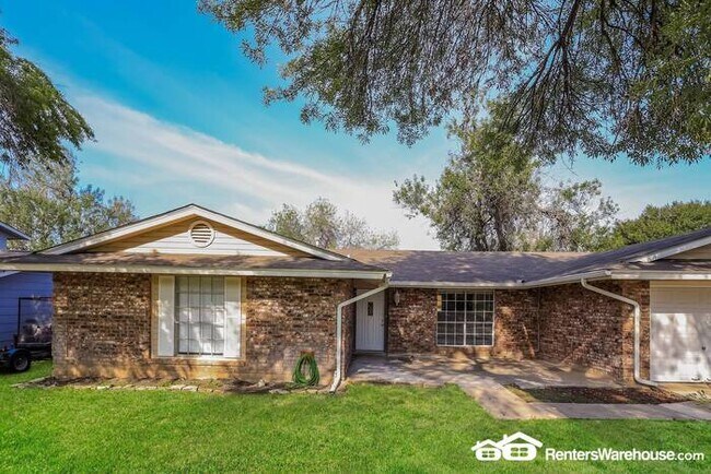Building Photo - $500 off 2nd months rent. Well maintained ...