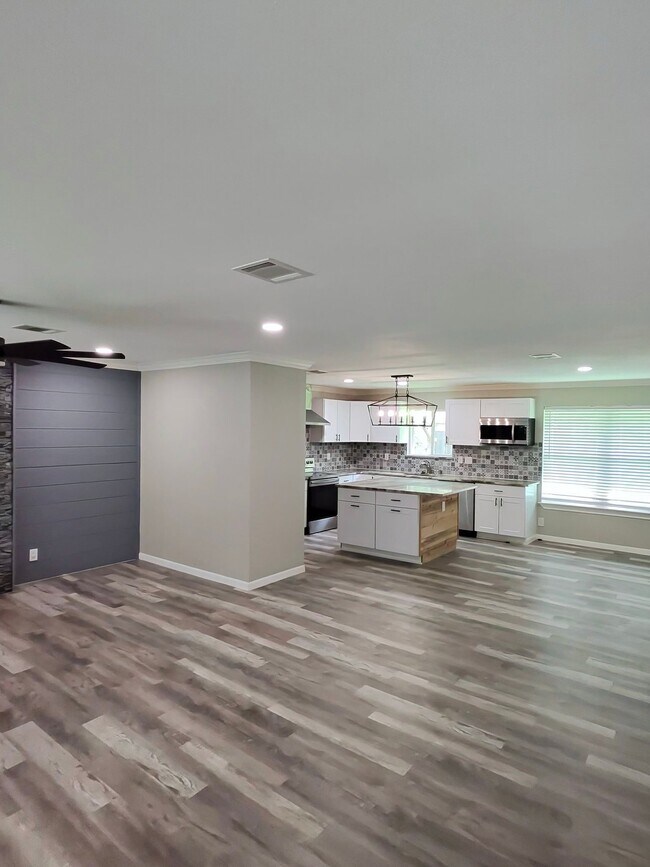 Foto del edificio - 904 Westview Cir