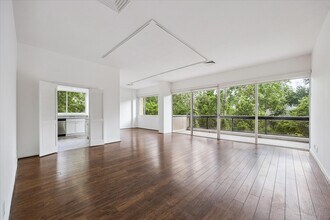 Building Photo - 49 Briar Hollow Ln