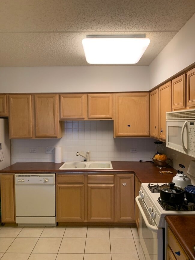 Foto del edificio - 5105 Madison St