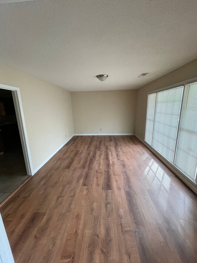 Living Room - 137 Clay St