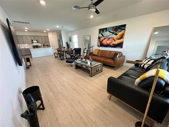 Foto del edificio - 9613 Oxbow Strap Dr