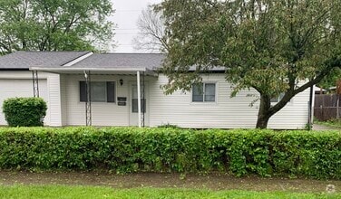 Building Photo - 1113 Rossiter Dr