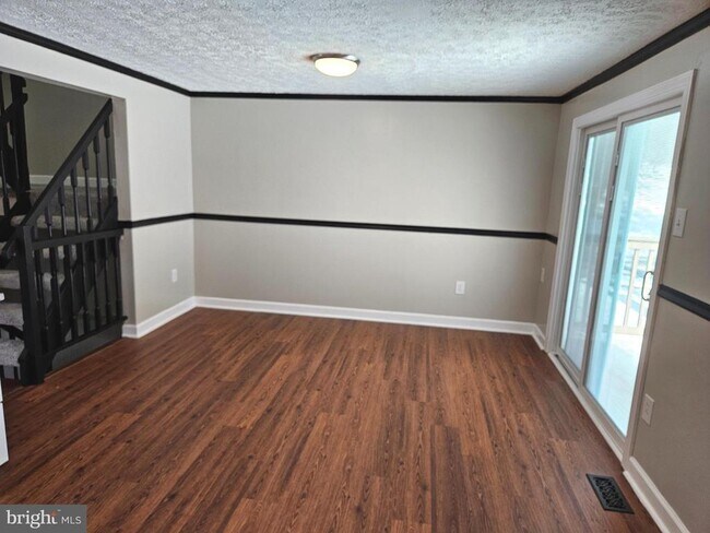 Building Photo - 10717 Glen Hannah Dr