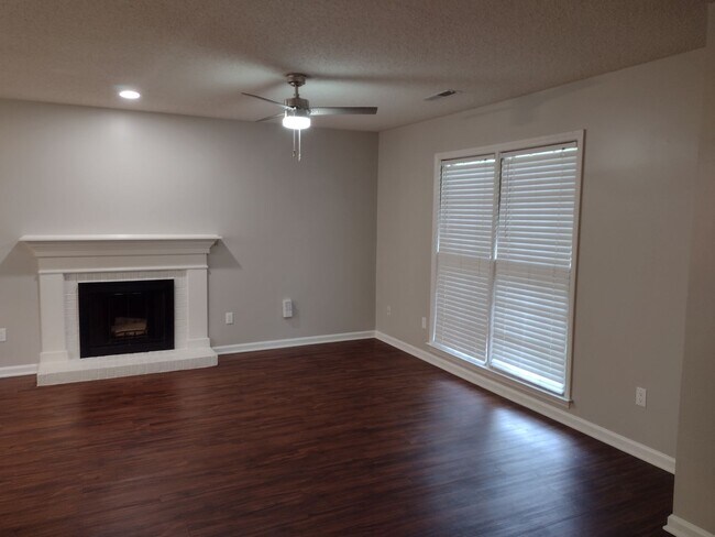Building Photo - 9720 Stillwater Ln