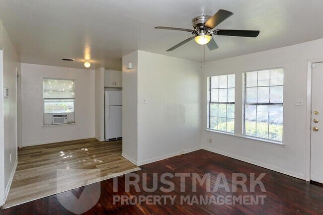 Building Photo - 507 Adams Ave