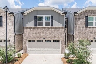 Building Photo - 1452 Villageside Ct