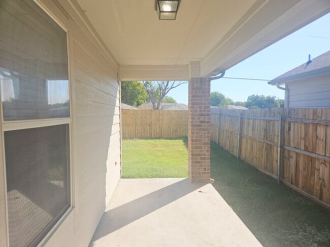 Building Photo - Beautiful Single Story in Alexandra Meadows