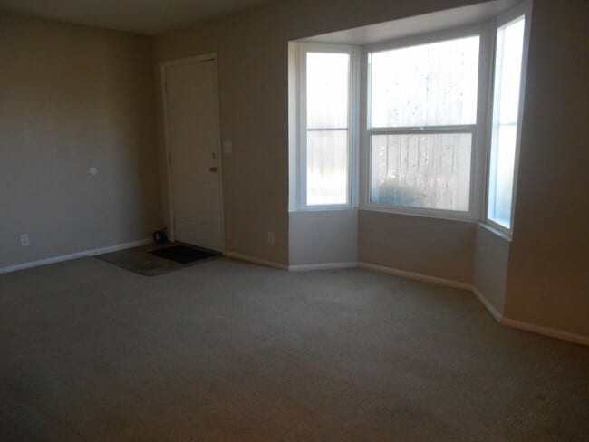 Building Photo - 898 Rhinegold Way