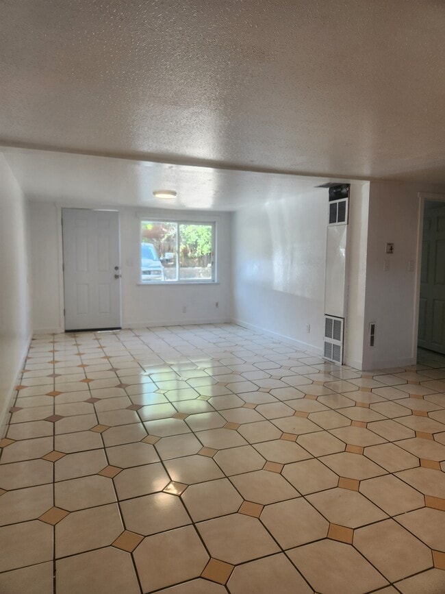Building Photo - B-Cozy Villa Apartments