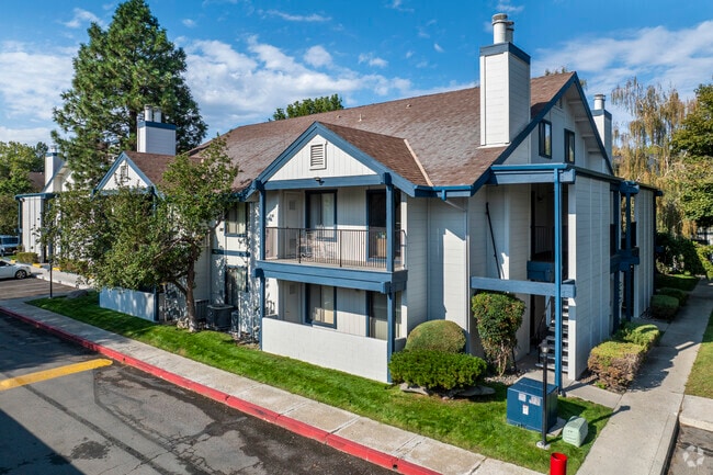 Building Photo - Meadows II Apartment Homes