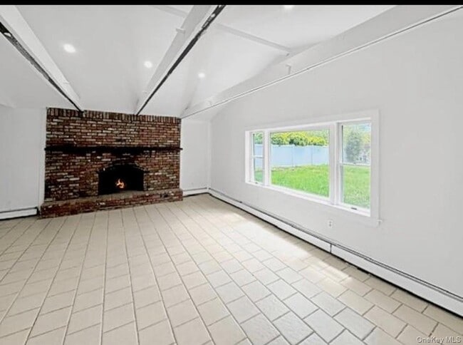Building Photo - 342 Versa Pl