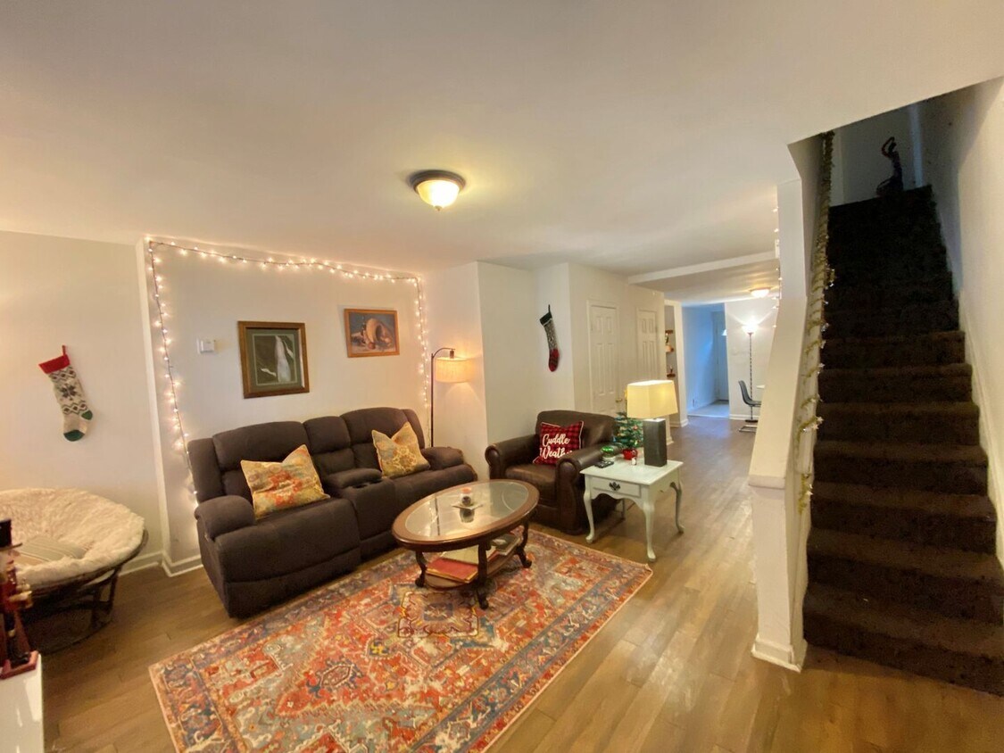 Primary Photo - Drexel! 5 bed/2 bath HOUSE for $500/room a...