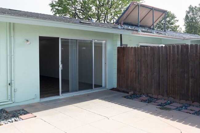 Building Photo - 173 W Elfin Green