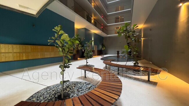 Building Photo - 1645 Ala Wai Blvd