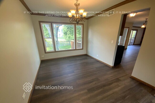 Building Photo - 2517 Leach Dr