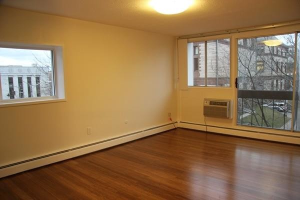 Foto principal - 12 Inman St