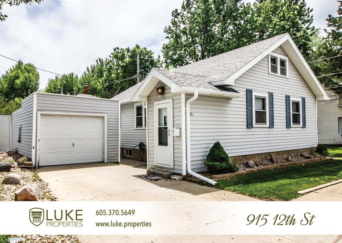 Primary Photo - Rental home with historic charm!