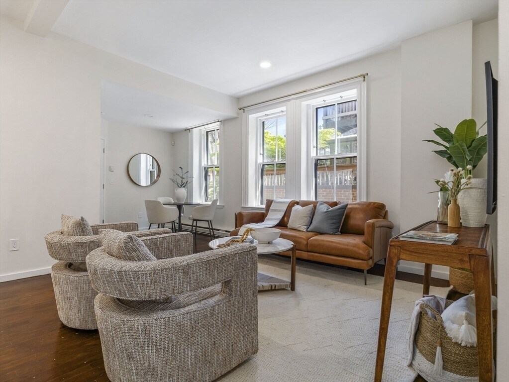 Primary Photo - 2A Wellington St