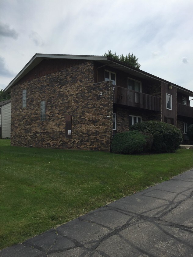 Primary Photo - 1253 Fairwood Ct