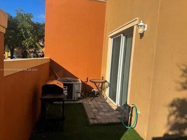 Foto del edificio - 12232 SW 25th Ct