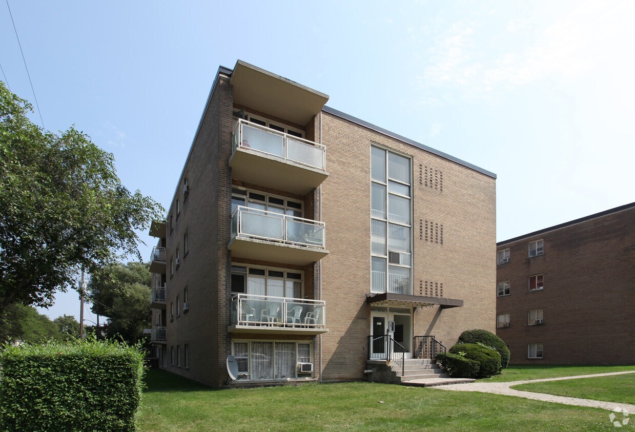 Photo du bâtiment - 3257 Bathurst St