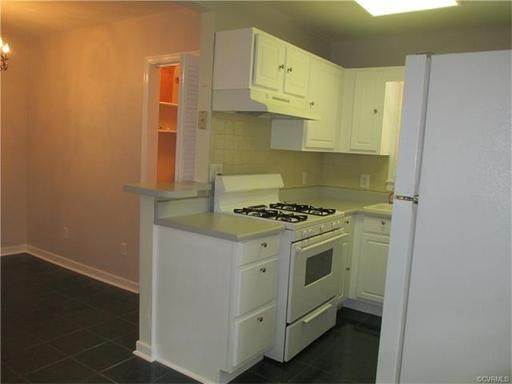 Building Photo - 931 Halsey Ln