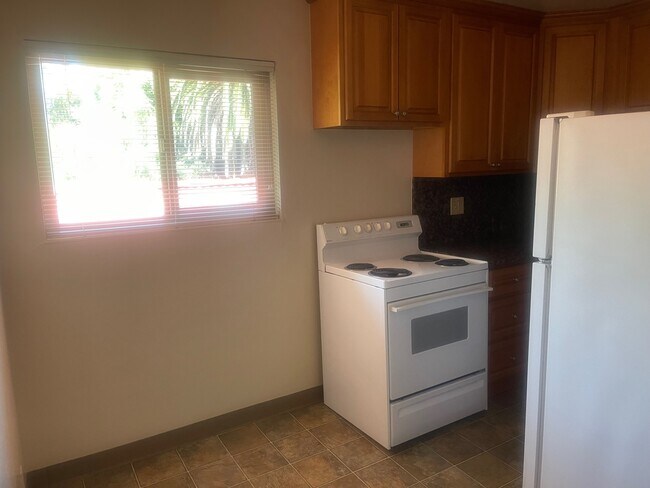 Kitchen - 442 S 5th St