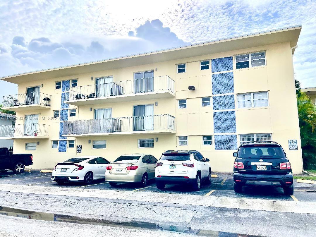 Primary Photo - 1100 NE 1st Ct