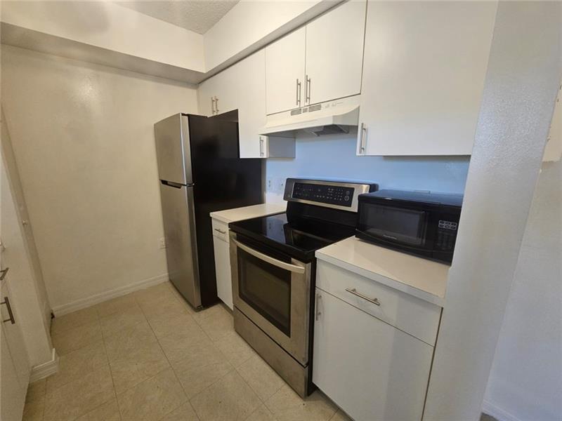 Building Photo - 12154 Saint Andrews Pl