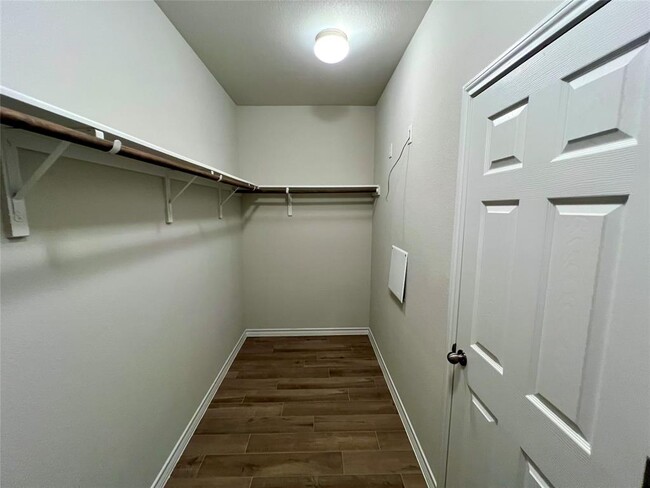 Foto del edificio - 11908 Saddle Rock Dr