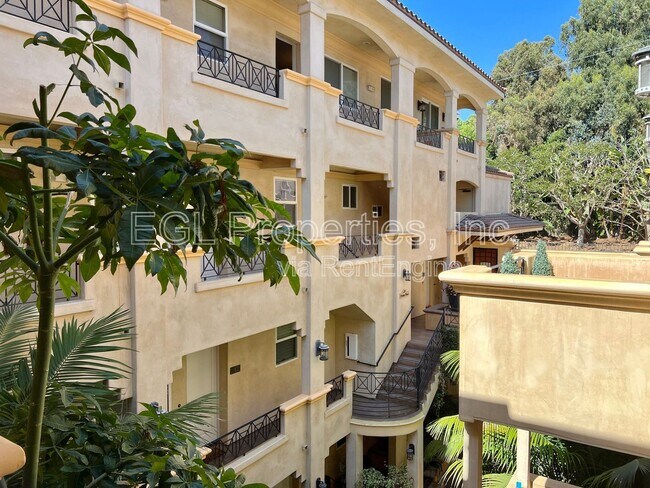 Foto del edificio - 16123 W Sunset Blvd
