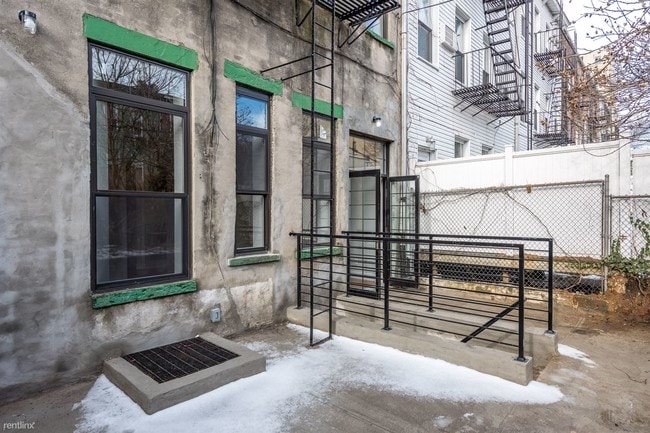 Building Photo - 238 Kingsland Ave