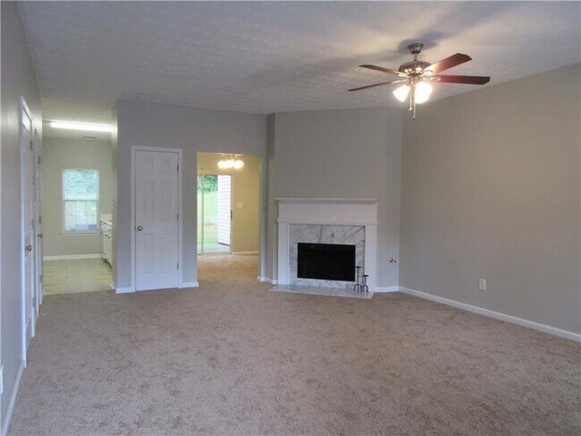 Building Photo - 904 Tree Creek Blvd