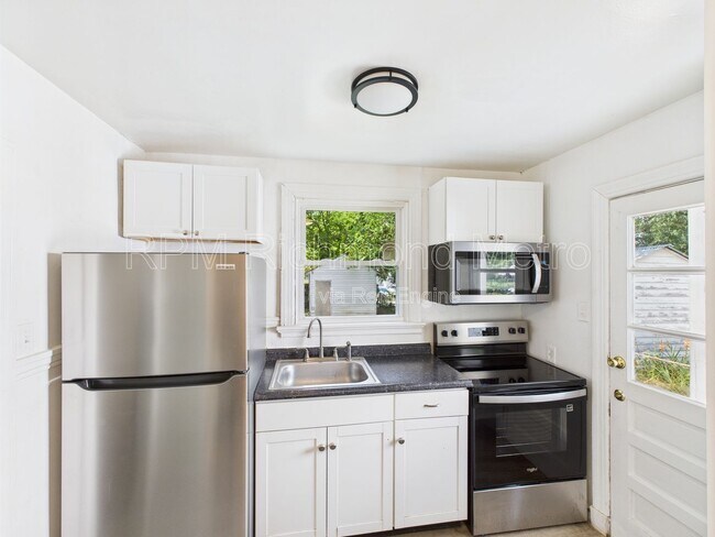 Foto del edificio - 3905 Larchmont Ln
