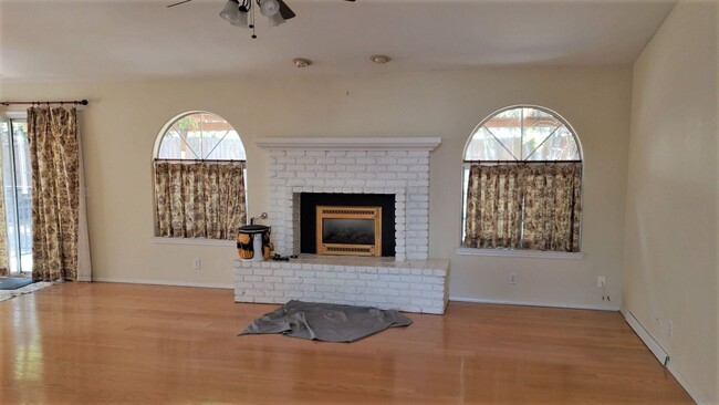 Building Photo - 4 br, 2 bath House - 720 Shaw